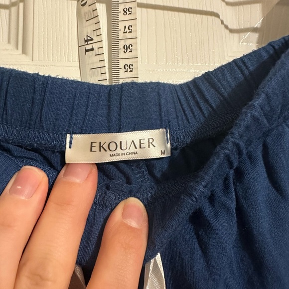 Long sleeve and jogger pajama set - Picture 2 of 7